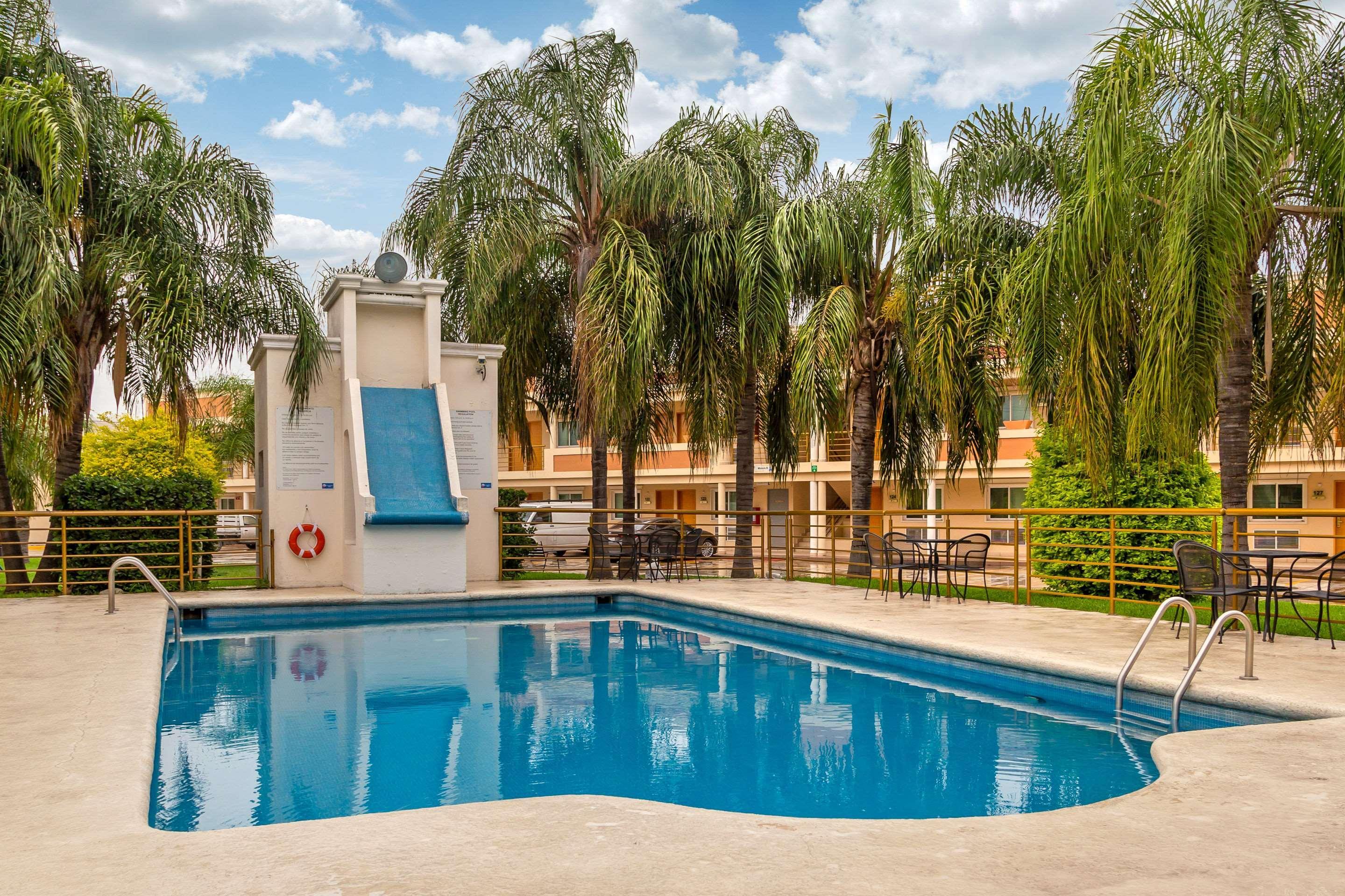 San Nicolás de los Garzas Comfort Inn Monterrey Norte מראה חיצוני תמונה