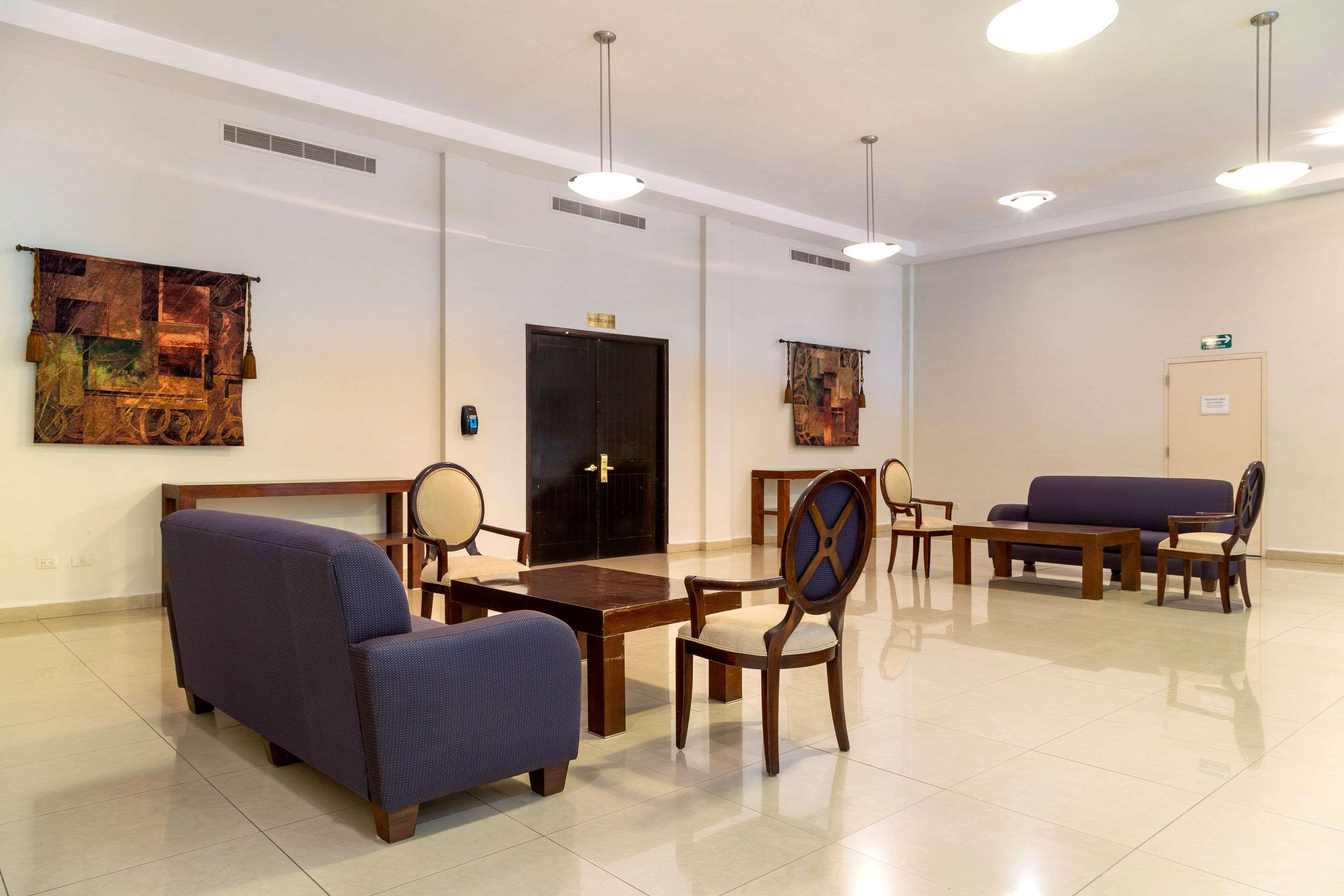 San Nicolás de los Garzas Comfort Inn Monterrey Norte מראה חיצוני תמונה