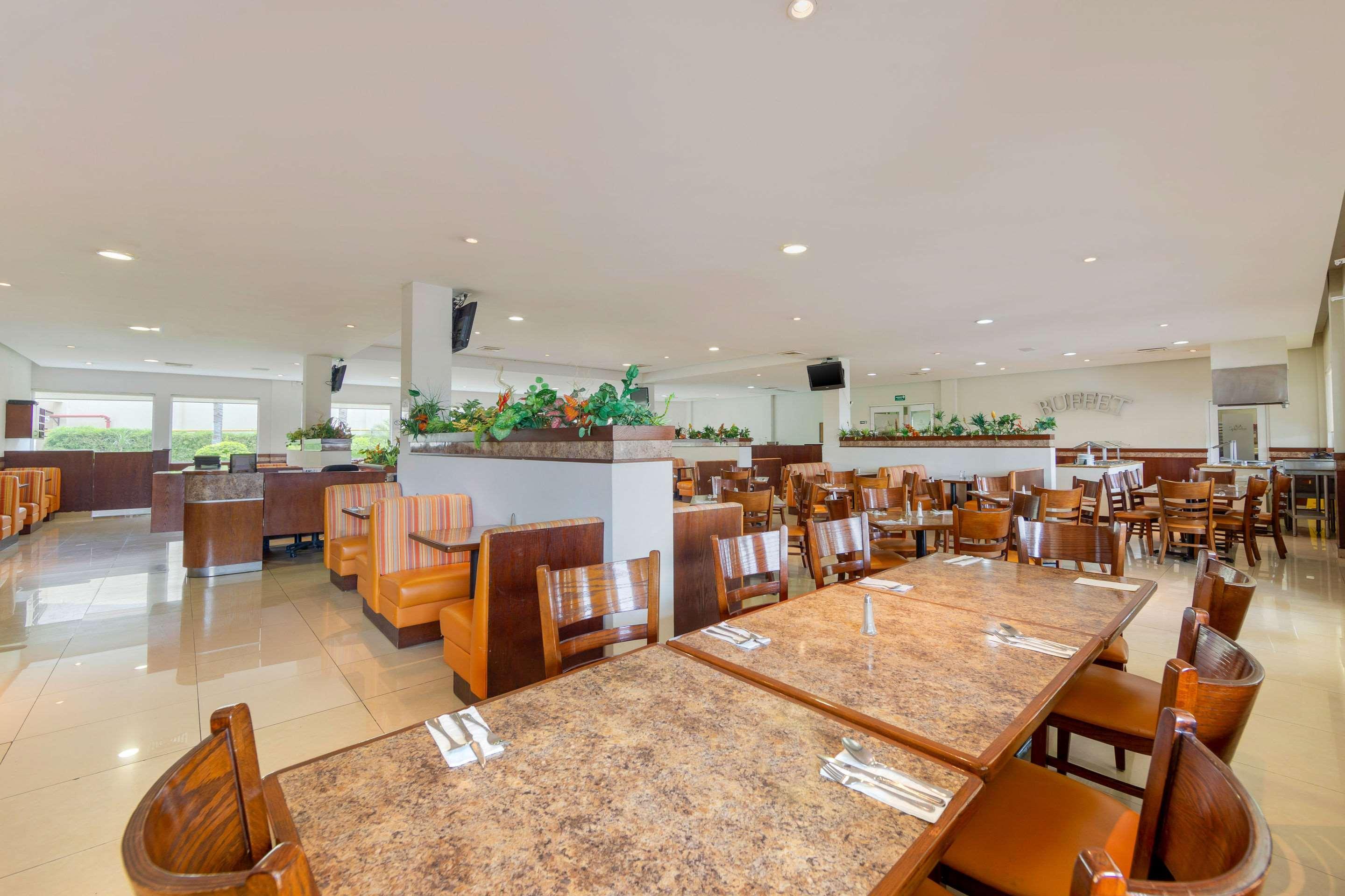 San Nicolás de los Garzas Comfort Inn Monterrey Norte מראה חיצוני תמונה