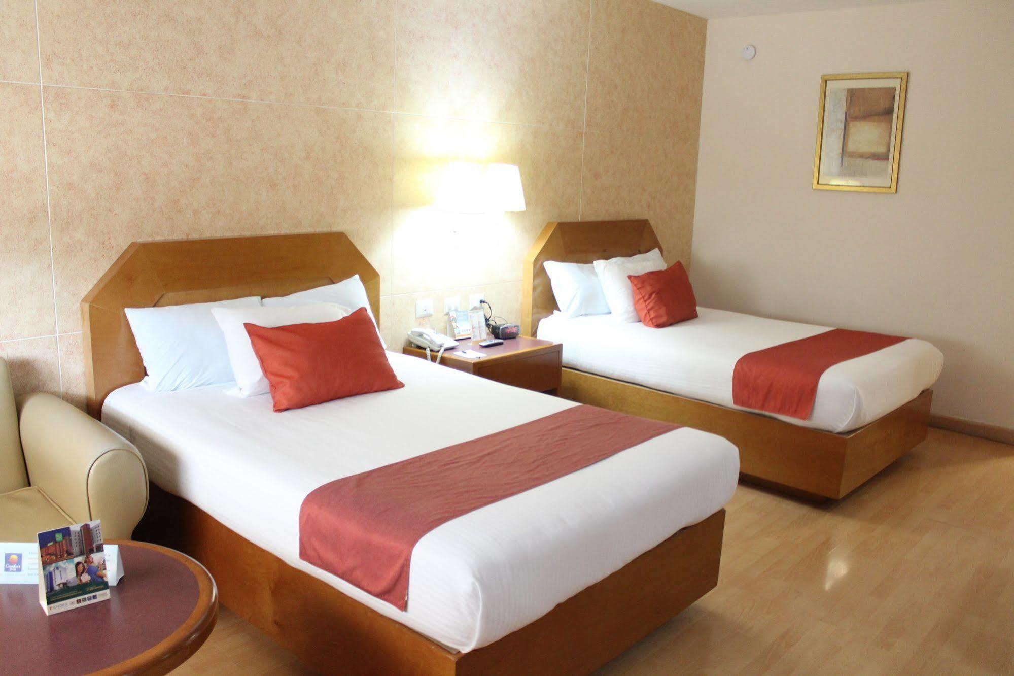San Nicolás de los Garzas Comfort Inn Monterrey Norte מראה חיצוני תמונה